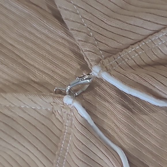 Forever 21 WALLNUT AND WHITE KNIT SUMMER TOP Large new - Picture 3 of 4